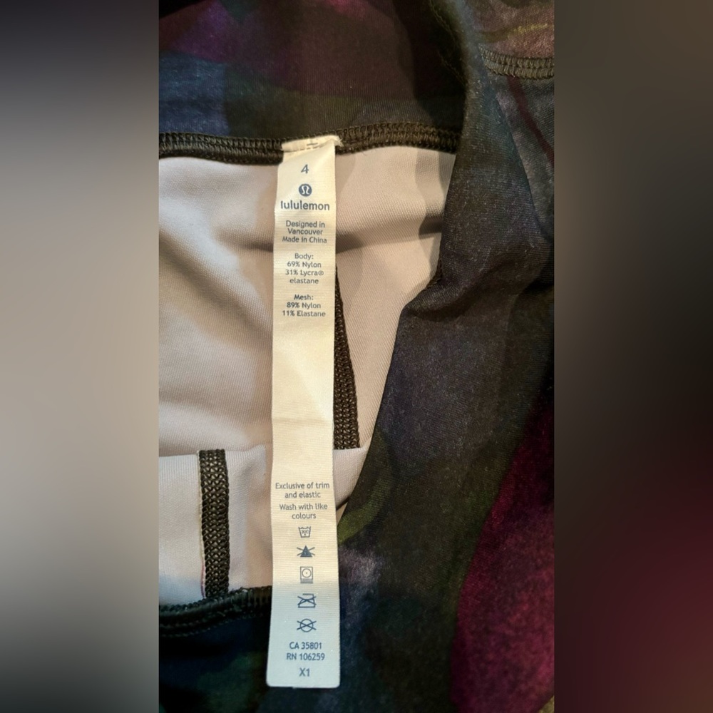 lululemon leggings size 4 - Picture 3 of 4